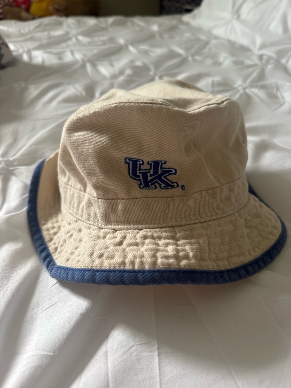 Pro Player Beige Bucket Hat with Blue Trim